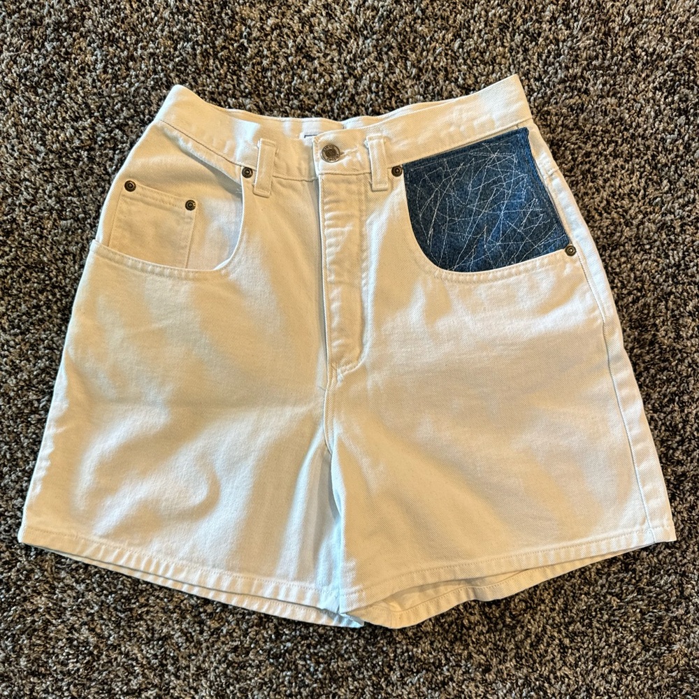 Vintage Arizona High Waisted Off White Denim Shorts with Jean Pocket Detail 26”